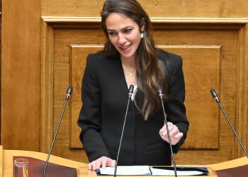 Δόμνα Μιχαηλίδου: Επίδομα έως 800 ευρώ τον μήνα – Ποιοι το δικαιούνται