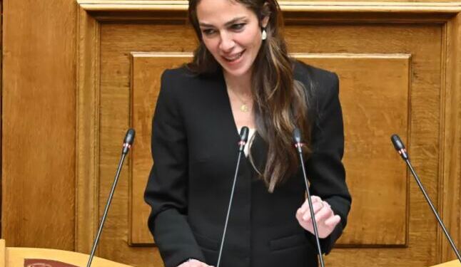 Δόμνα Μιχαηλίδου: Επίδομα έως 800 ευρώ τον μήνα – Ποιοι το δικαιούνται