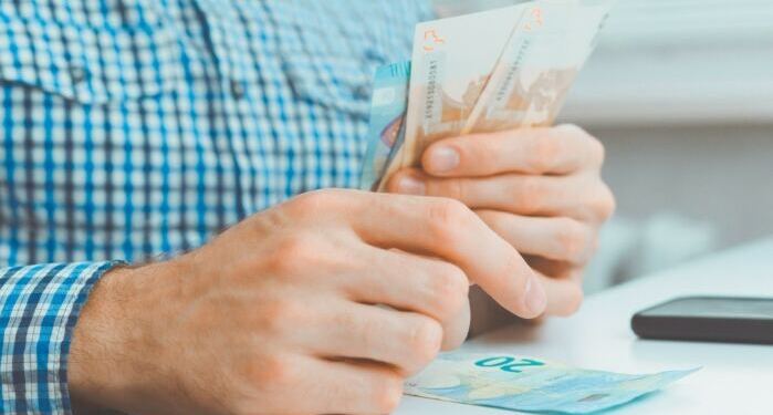 Συντάξεις και αναδρομικά: Ποιοι περιμένουν επιστροφές έως 35.000 ευρώ