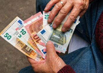 Συντάξεις: Έρχονται αυξήσεις έως 360€ για 160.000 παλαιούς ασφαλισμένους