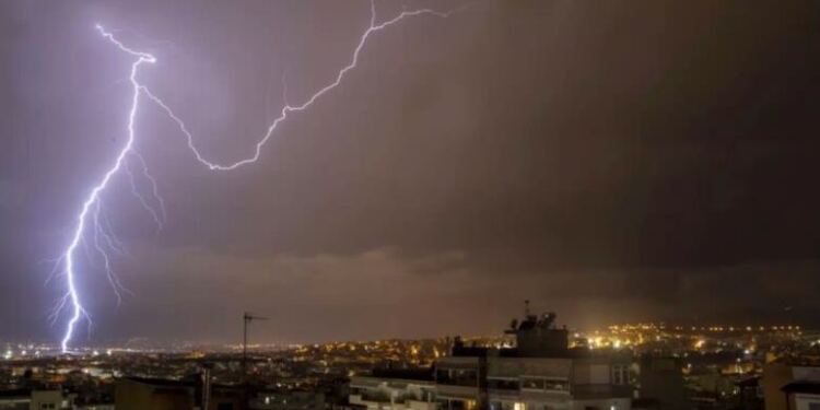 Καιρός: Έρχεται τριήμερο με χαλάζι και καταιγίδες – Πού θα «χτυπήσει» η κακοκαιρία