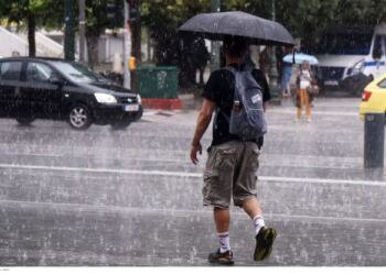 Καιρός: «Έρχονται» βροχές και καταιγίδες αύριο – Στους 36 βαθμούς η θερμοκρασία το Σαββατοκύριακο