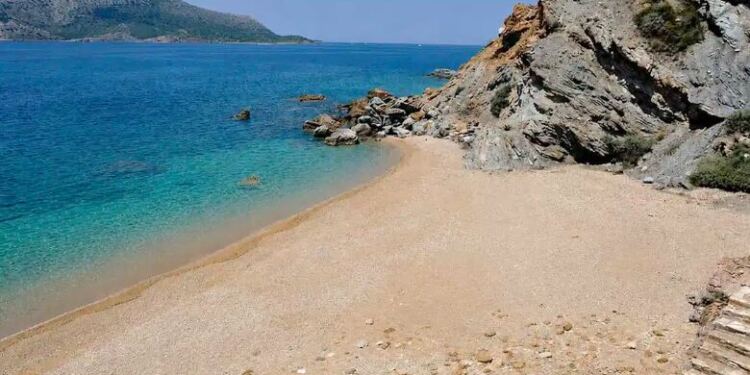 Οι πέντε παραλίες στην Αττική που θυμίζουν Κυκλάδες – Ότι πρέπει για μια δροσερή απόδραση