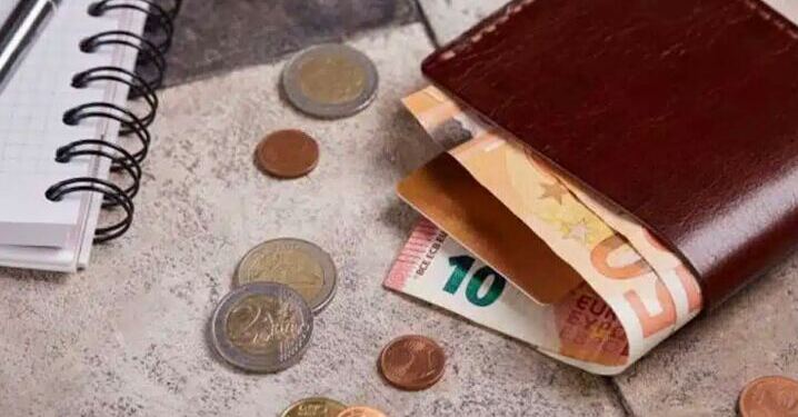 Έρχεται πακέτο 7 μέτρων στήρiξης: Ποιοι θα λάβουν χρήματα και ποιοι ελαφρύνσεις από αυτό το μήνα